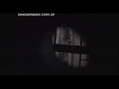 ❤️ Блонди ба таври махфӣ аз ҷониби як сайёҳи ҳамсоя, ки паси хиштҳои холӣ пинҳон шудааст, сабт мешавад ❌ Секс дар tg.pornoklinge.ru ❤